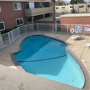 Meet your Posher, Ami